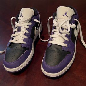 Nike Air Jordan 1 Low Purple/Black Shoes (7Y)